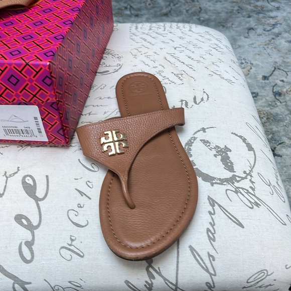 Tory Burch Jolie Flat Thong/ Tumbled Leather/ Royal Tan/size 9.5 used - Picture 2 of 5